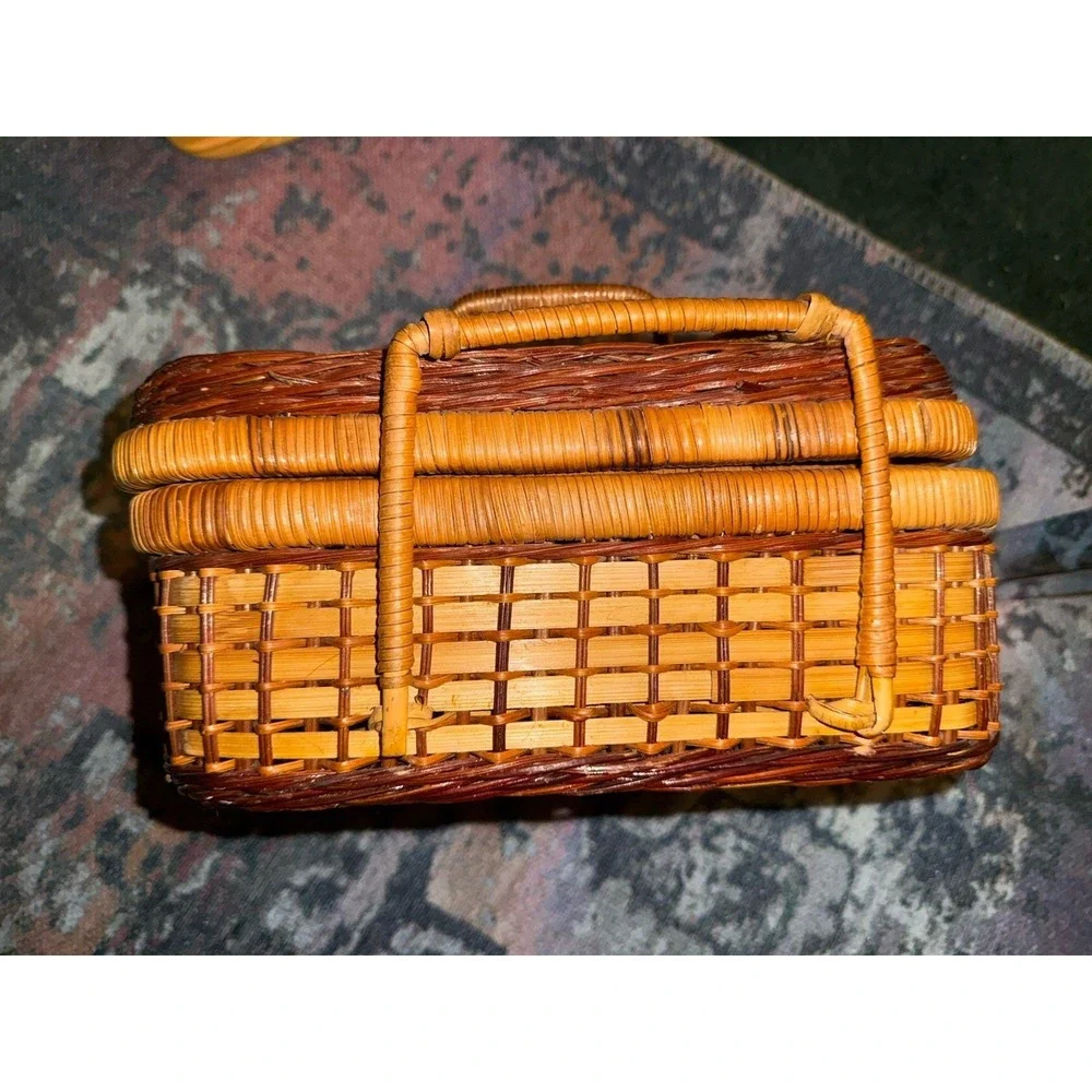 Vintage Woven Wicker Rattan Large‎ Picnic Basket with Folding Handle
